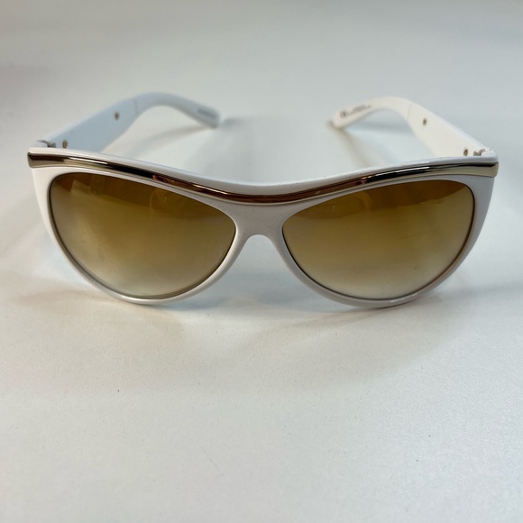 Gucci White w/Gold Trim Sunglasses - Picture 2 of 15